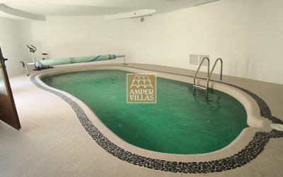 Fantastic villa with large plot, offering privacy and sea views.